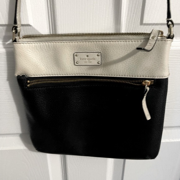 Pre-loved 💕 KATE SPADE LEATHER CROSSBODY - Picture 1 of 4